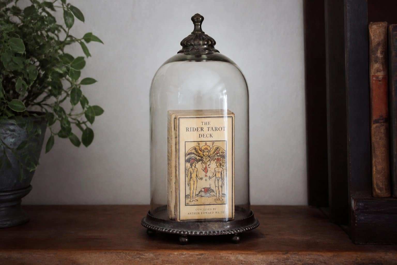 3 idées de supports pour sublimer vos collections divinatoires